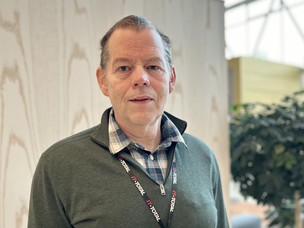 Med en imponerande bakgrund inom teknik och ett intresse för Thrash Metal är han med i resan mot ett IT-Tryggare Sverige